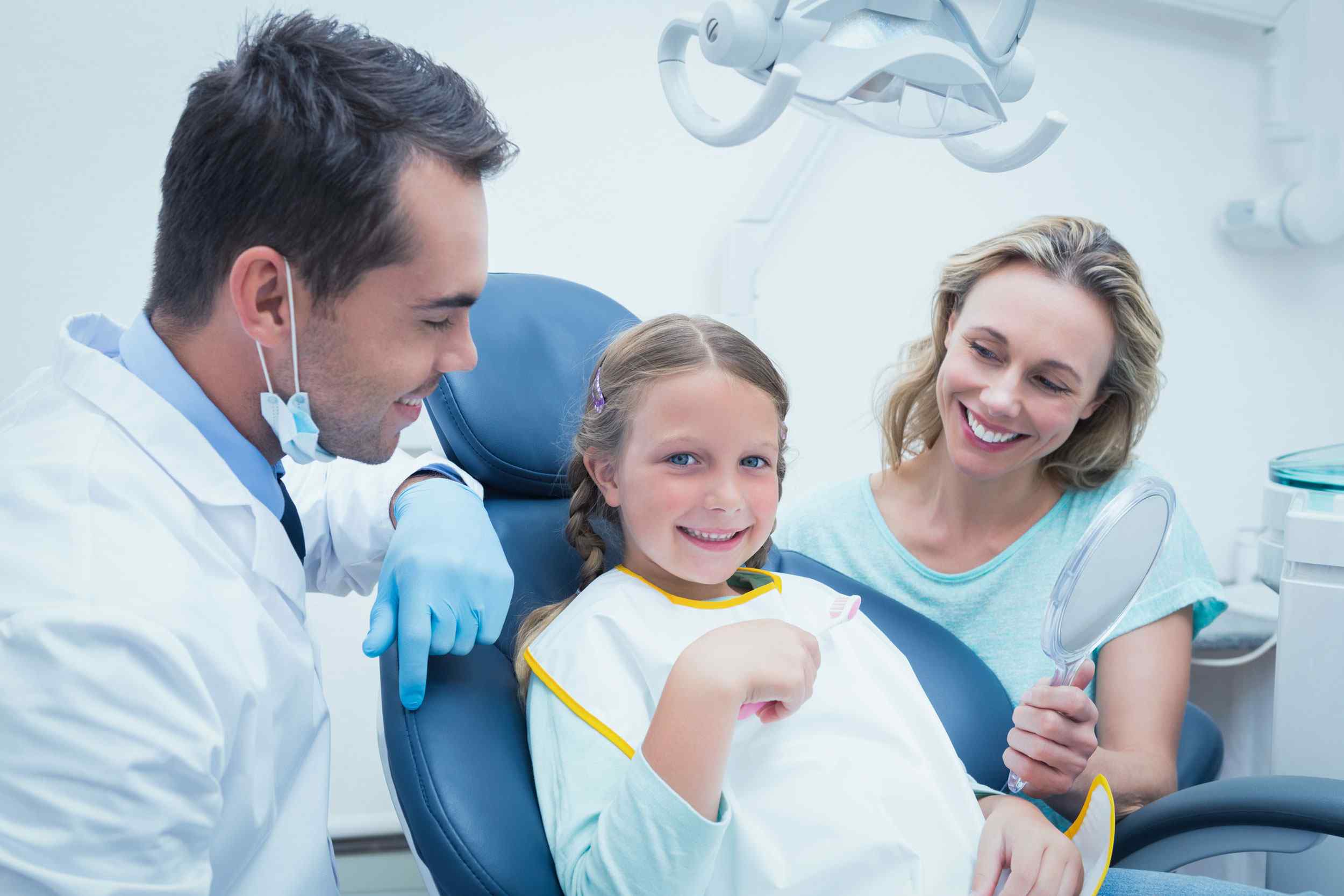 https://dental.harbors.in/wp-content/uploads/2020/03/img-dr-dryan.jpg
